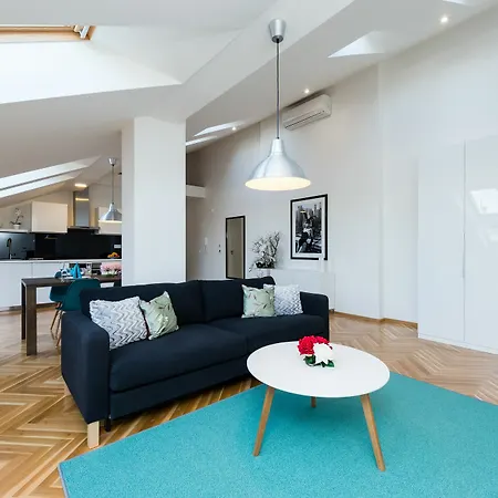 Empirent Wenceslas Square Apartment *