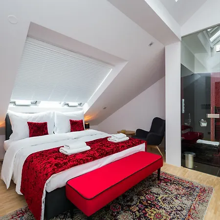 Empirent Wenceslas Square Apartment *
