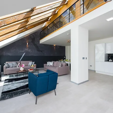 Empirent Wenceslas Square Apartment