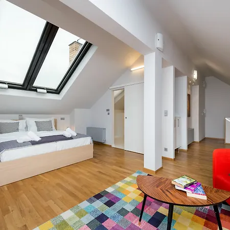 Empirent Wenceslas Square Apartment