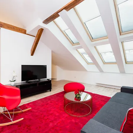 Empirent Wenceslas Square Apartment