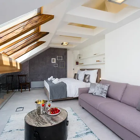 Apartment Empirent Wenceslas Square Prague