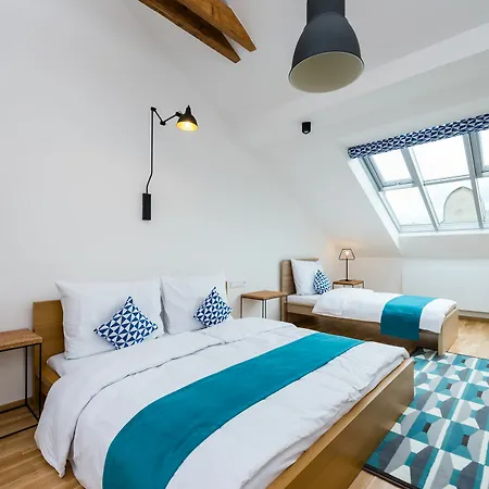 Empirent Wenceslas Square Apartment *